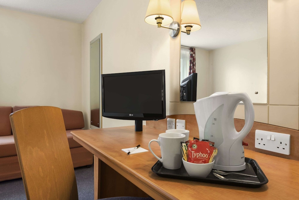 Days Inn by Wyndham Cannock Norton Canes M6 Toll 19/24