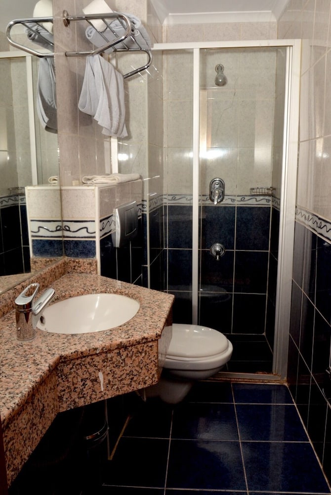 Hotel Buyuk Paris 42/50
