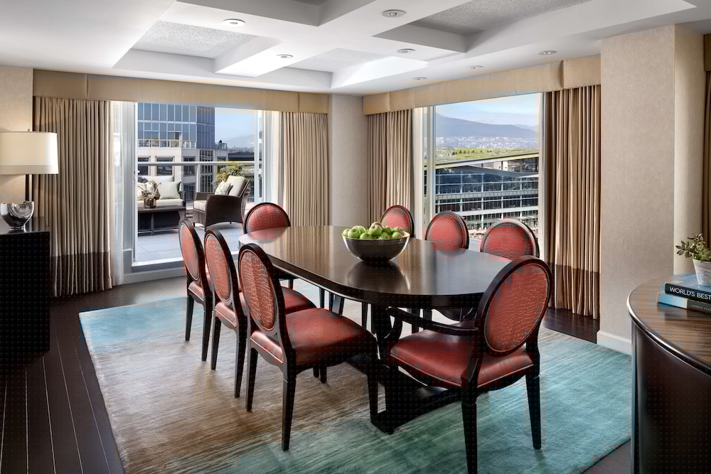 Fairmont Waterfront 59/72