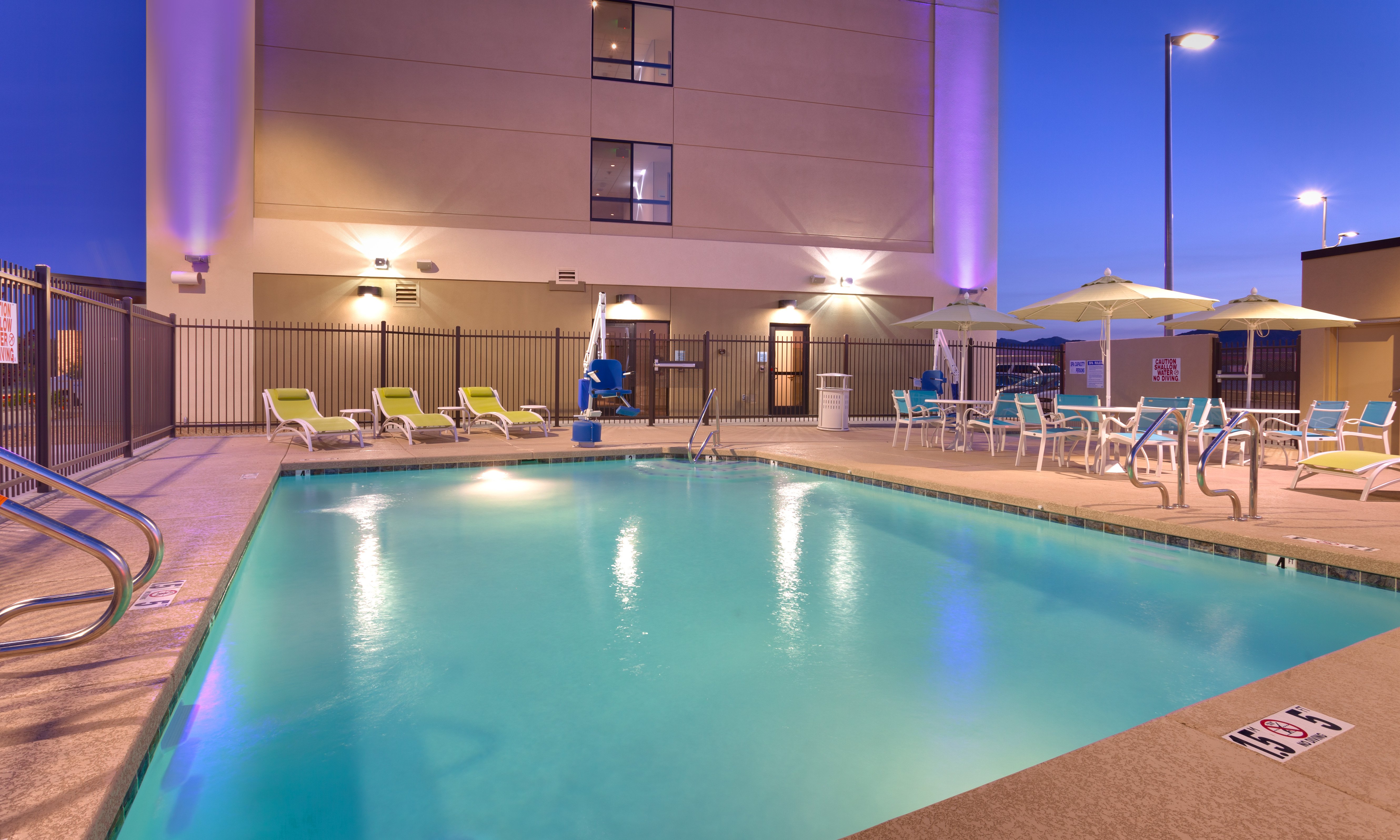 Holiday Inn Express Suites Phoenix West Buckeye 36/59
