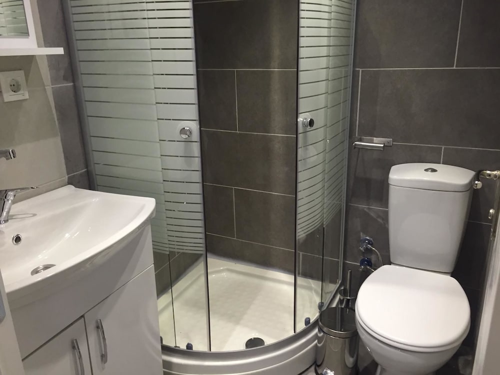 The Hera Platinum Hotel 49/50