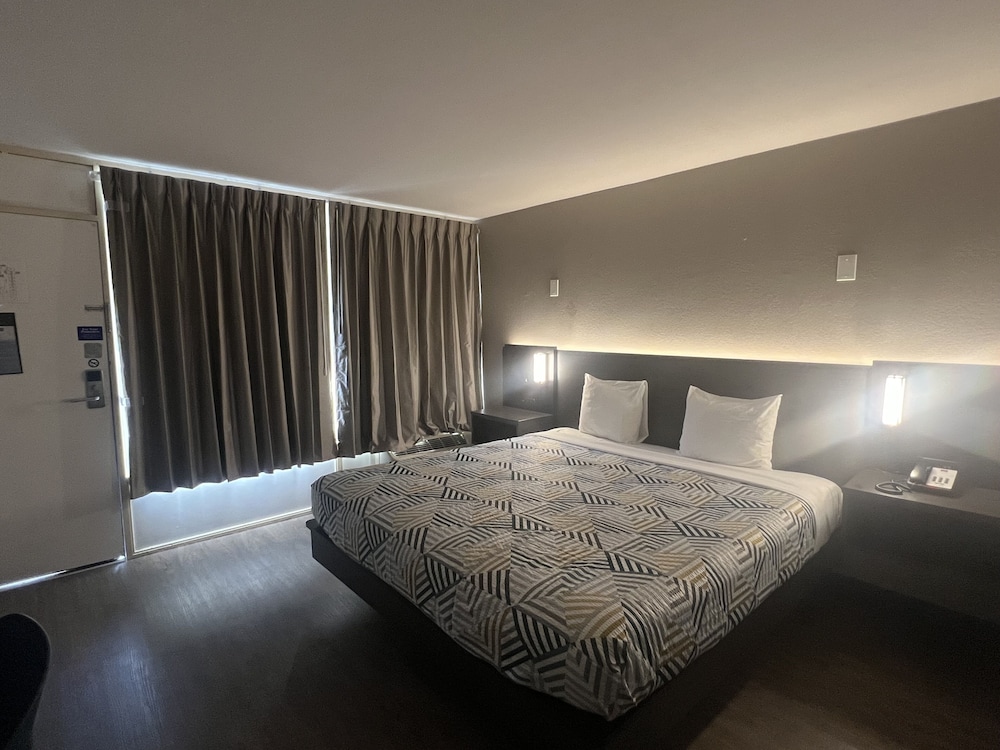 Motel6 Glendale, AZ 16/48