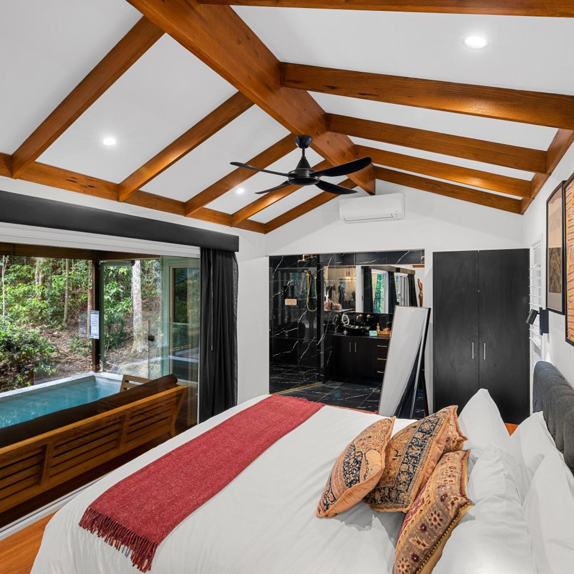 Room at NARROWS ESCAPE RAINFOREST RETREAT, North Maleny