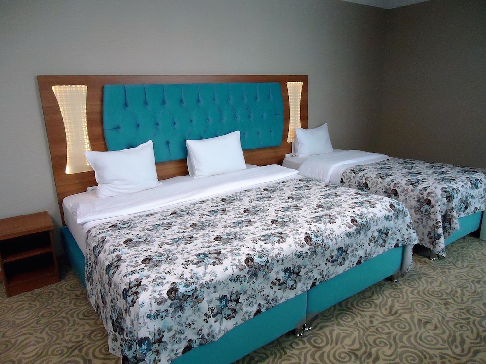 Golden Lounge Hotel 11/42