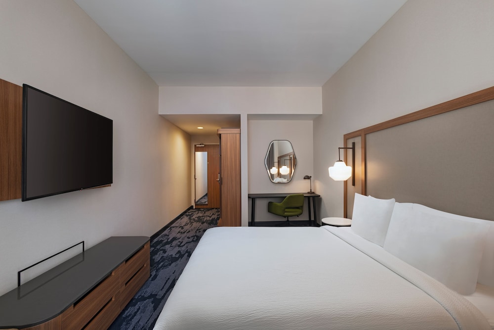 Fairfield by Marriott Inn & Suites Austin Downtown 6/50
