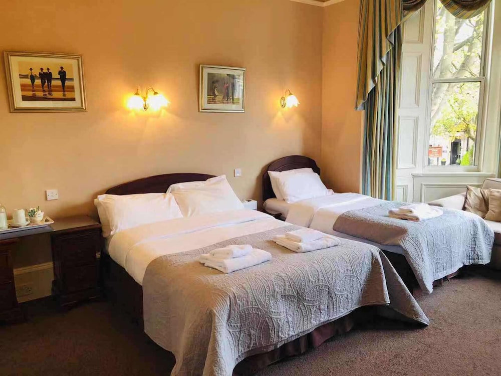 Auld Reekie Guest House 8/25