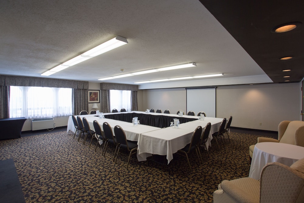 Fredericton Inn 61/65