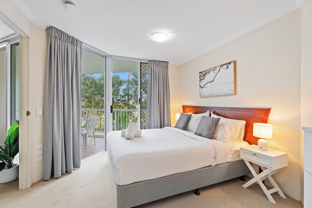 2 BEDROOMS, APARTMENT, GARDEN VIEW