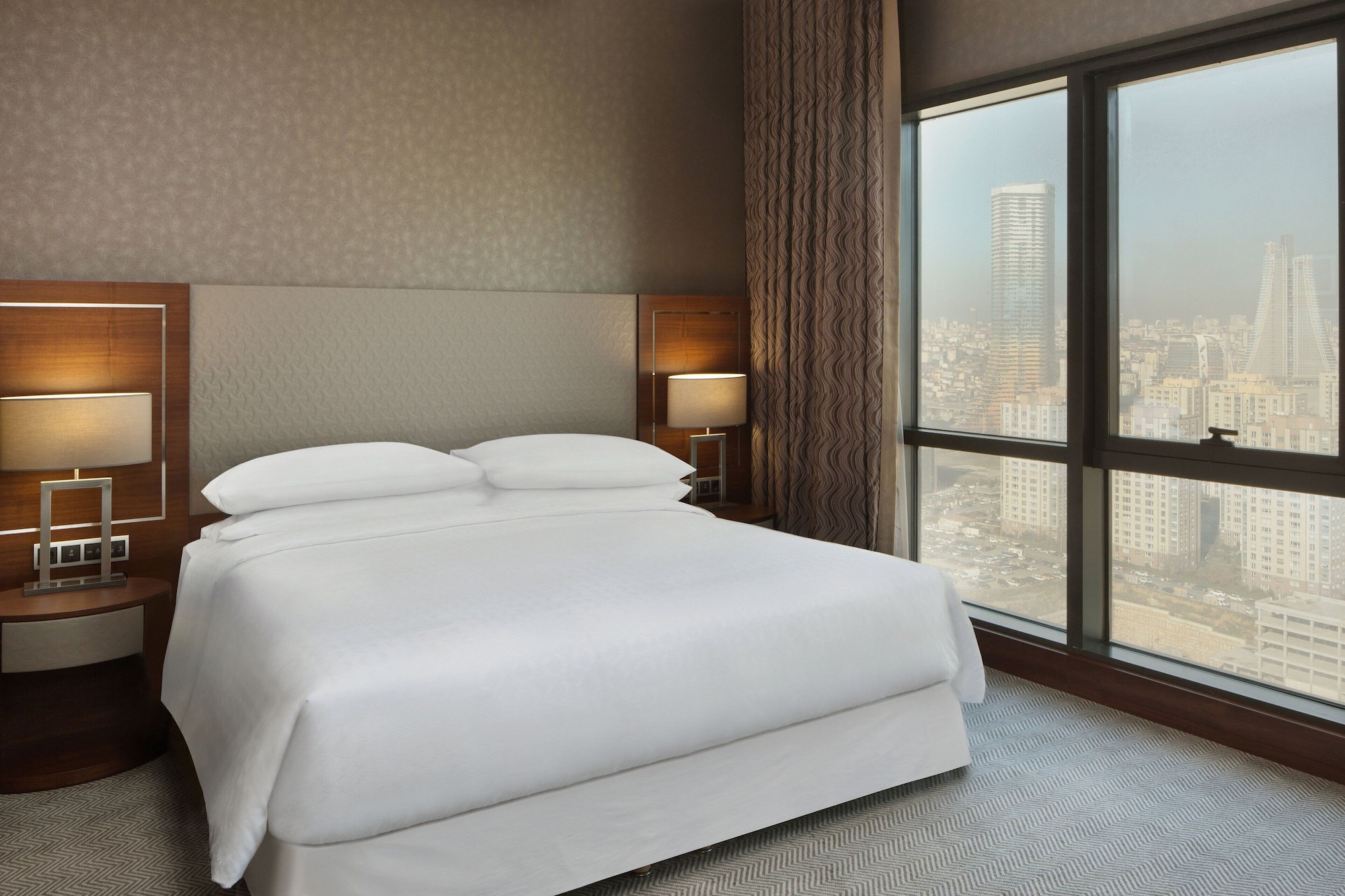 غرفة ديلوكس بسرير كينج، Sheraton Grand Istanbul Atasehir 4/10