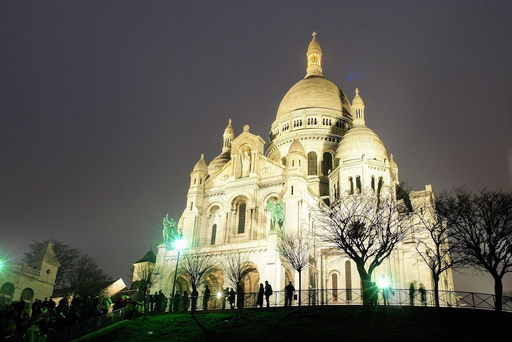 Le 12 Hotel in PARIS