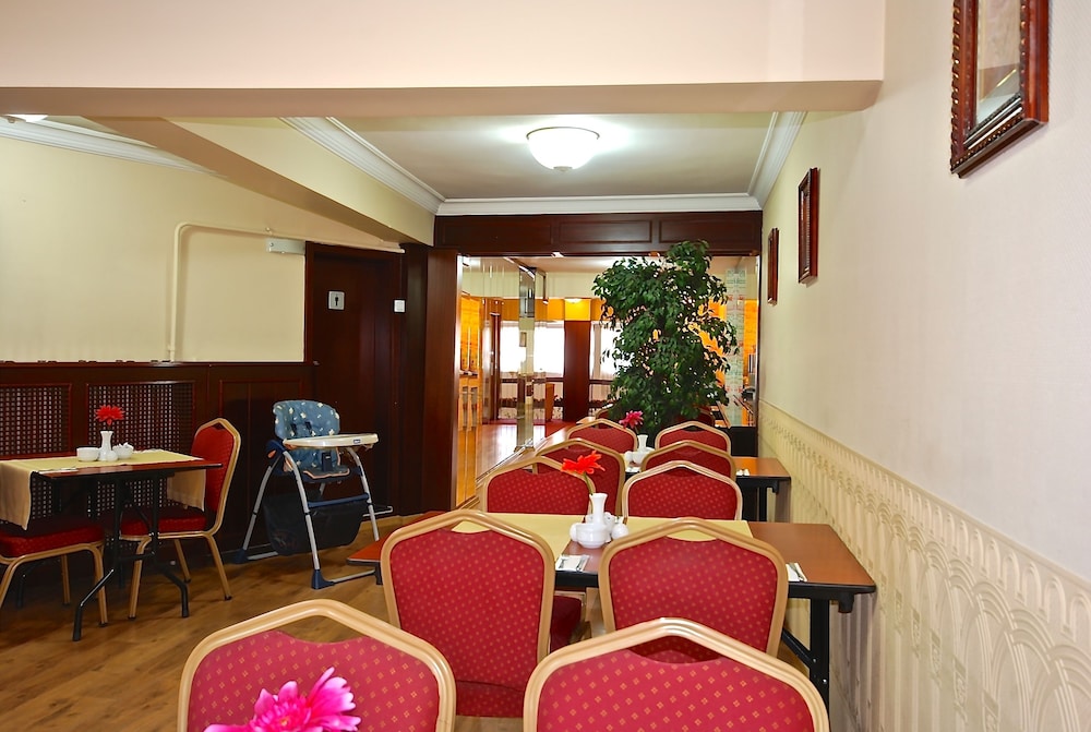 Hotel Mithat 36/60