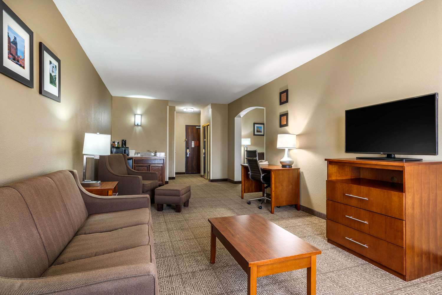 Comfort Inn & Suites Sacramento University Area 11/15