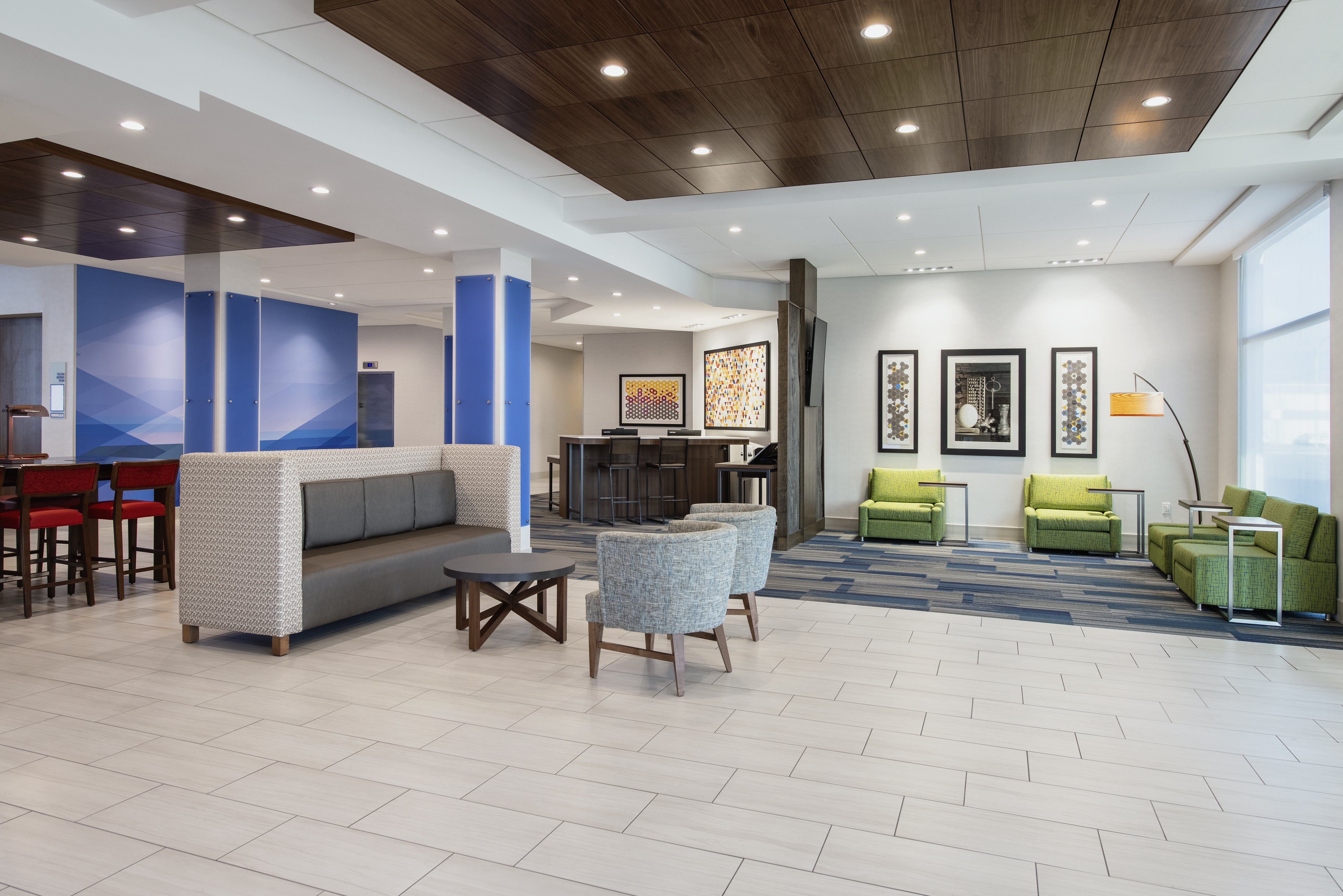 Holiday Inn Express And Suites Kelowna East 41/68