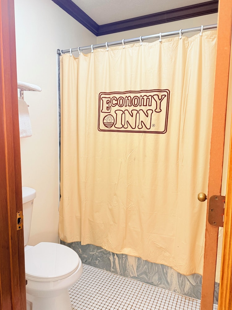 Economy Inn - Akron 56/57