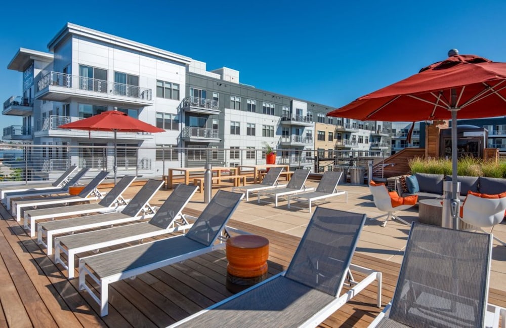 Global Luxury Suites East Boston 45/50