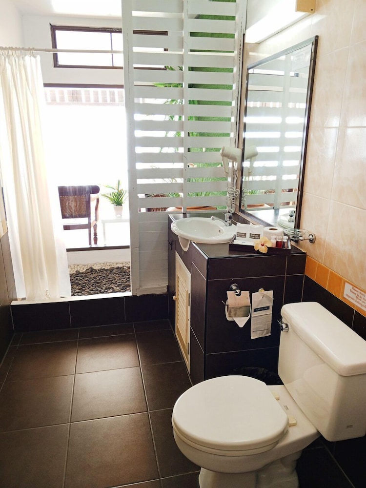 Koh Ngai Cliff Beach Resort 61/61