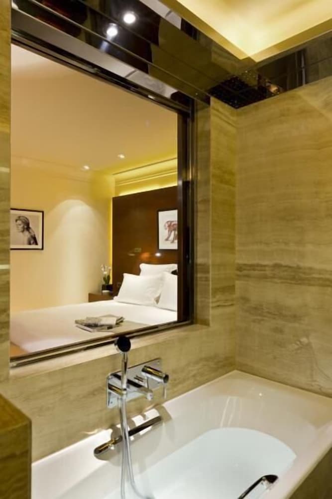 Hotel Montaigne 65/69
