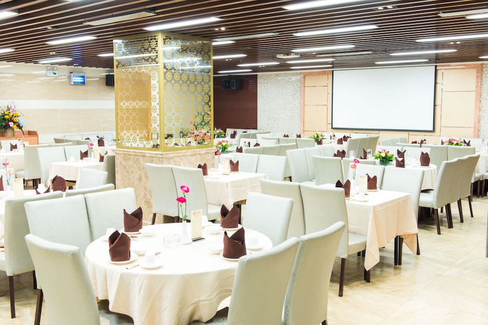 Fu Hua Hotel 52/59