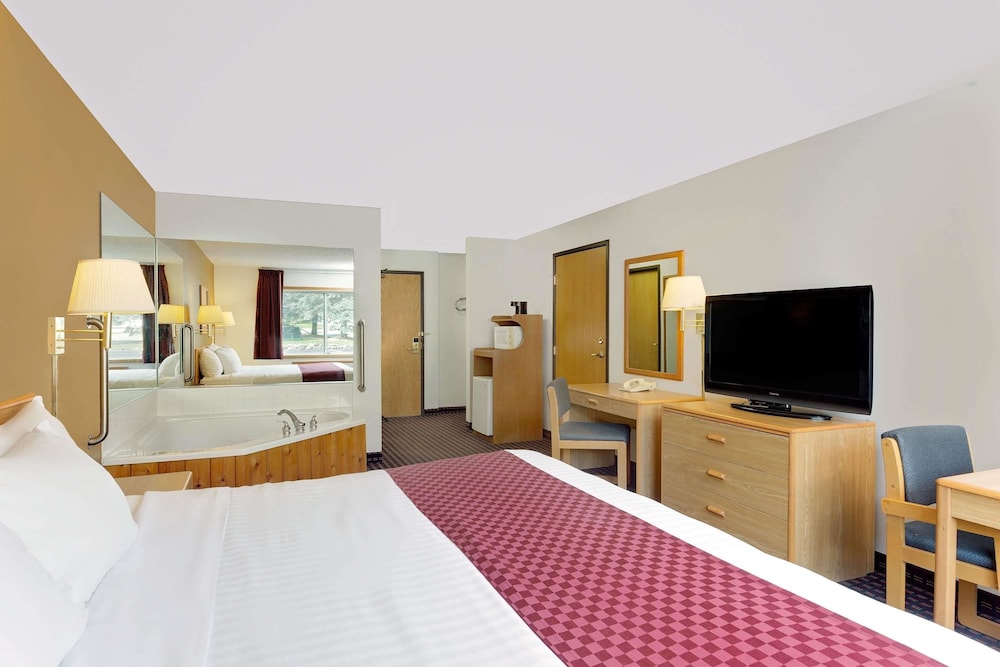 Ramada by Wyndham Richland Center 19/52