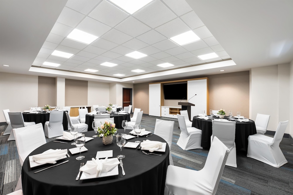 Hyatt House Orlando International Drive 55/60