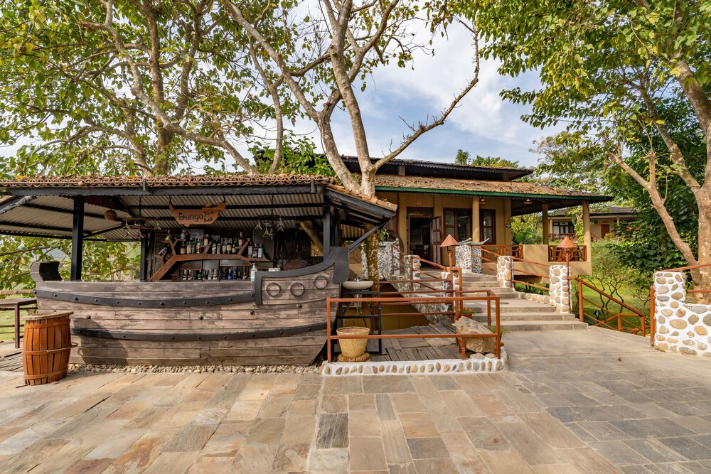 Jungle Villa Resort Chitwan in Jagatpur