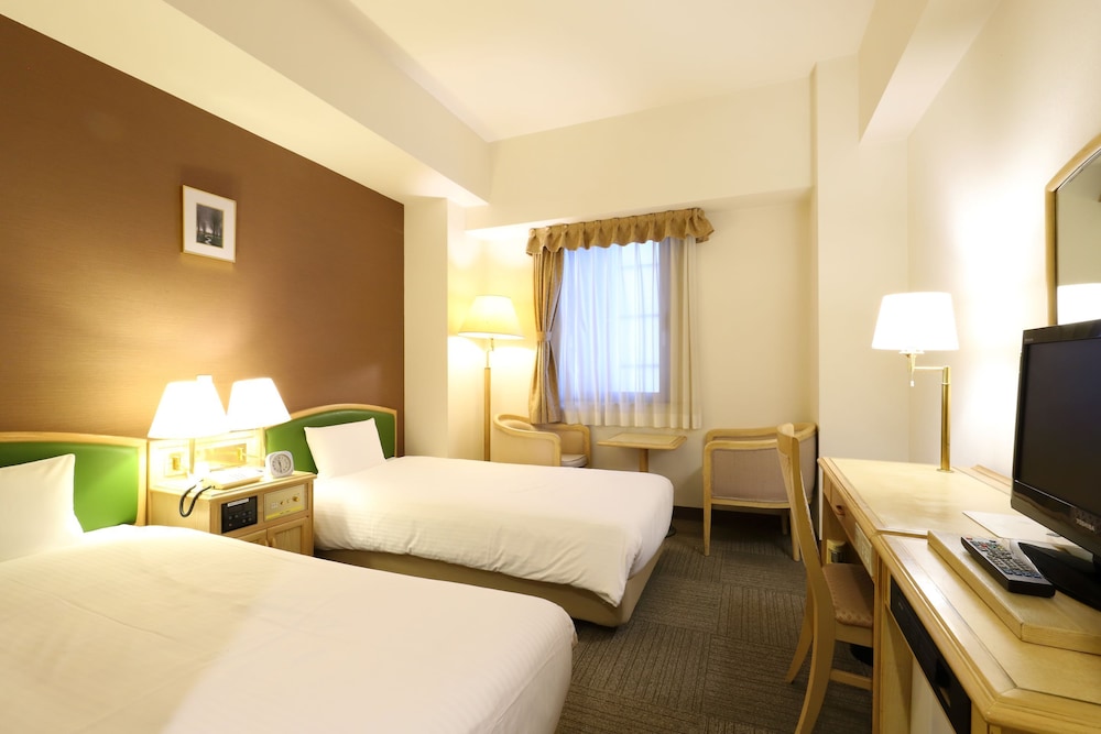 ROOM, TWIN BEDS