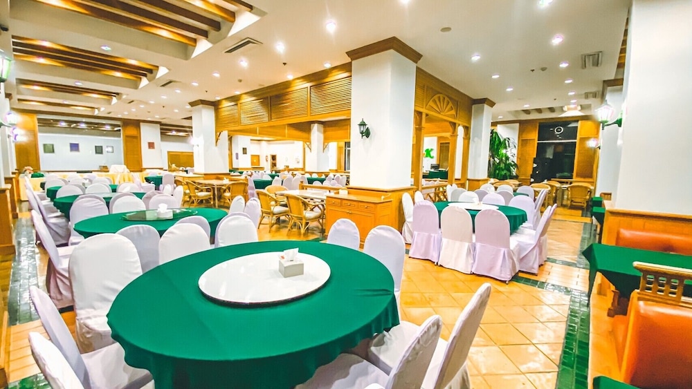 K Park Grand Hotel 69/76