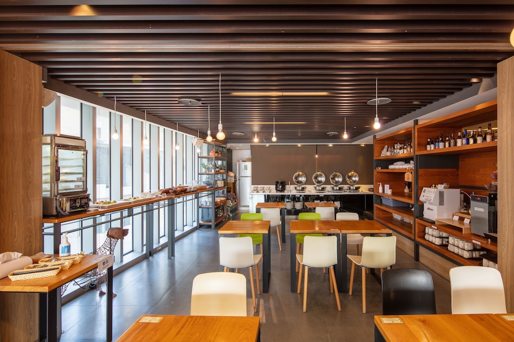 CHAIIN HOTEL DONGMEN 54/68