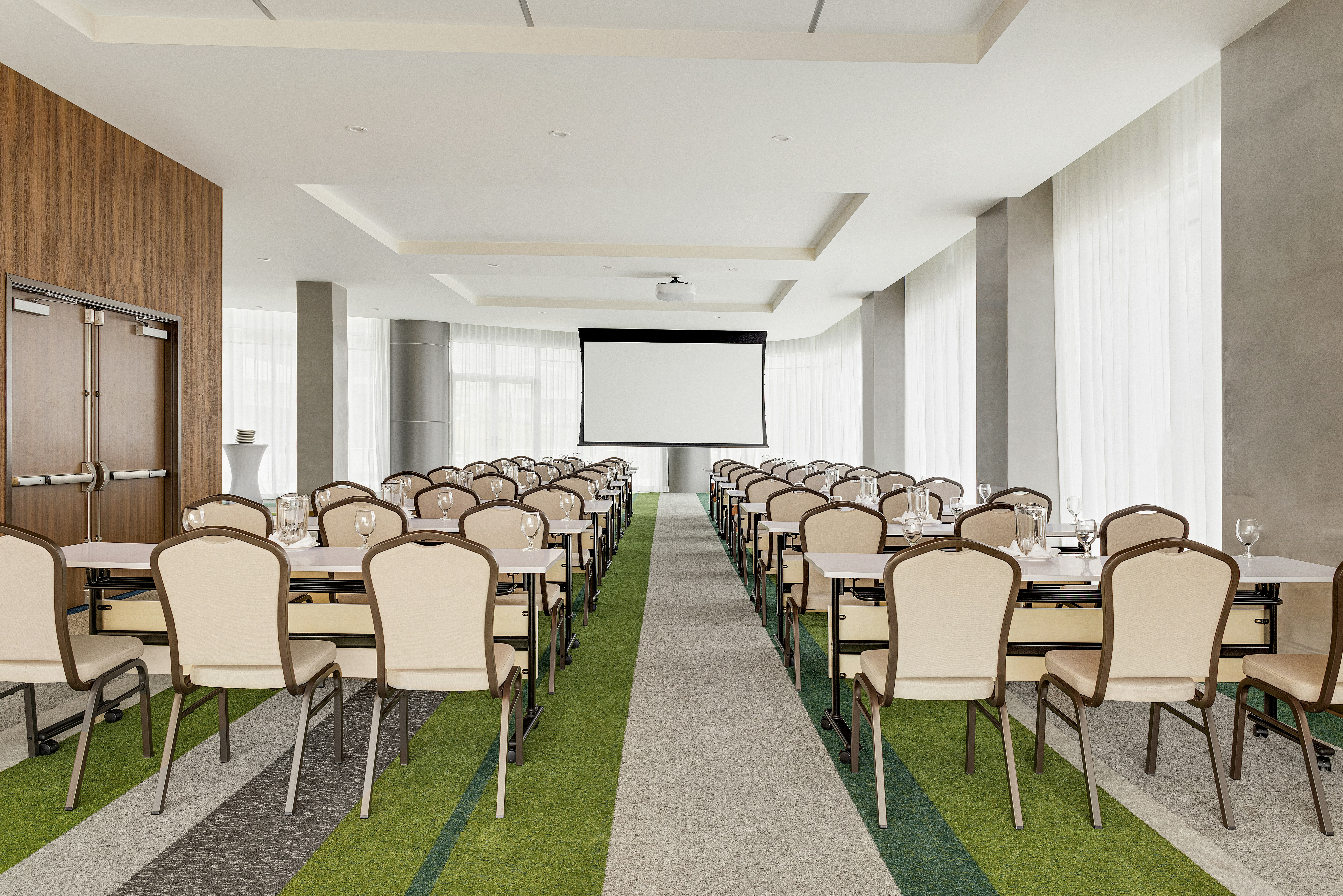 Hilton Garden Inn San Jose Airport City Mall 36/40