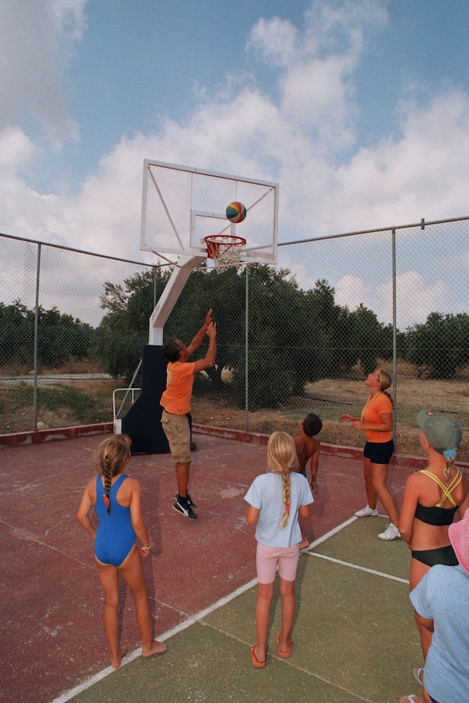 Hersonissos Village 33/67
