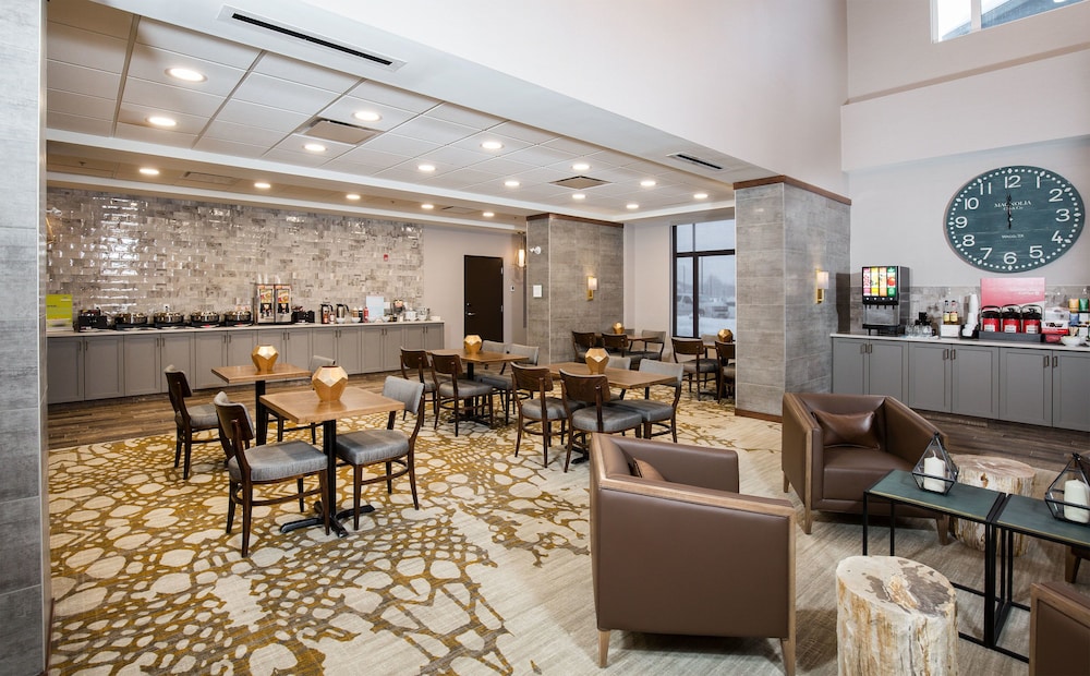 Pomeroy Inn & Suites Prince George 24/39