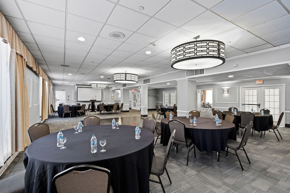 Executive Inn - Fort Lee 36/44