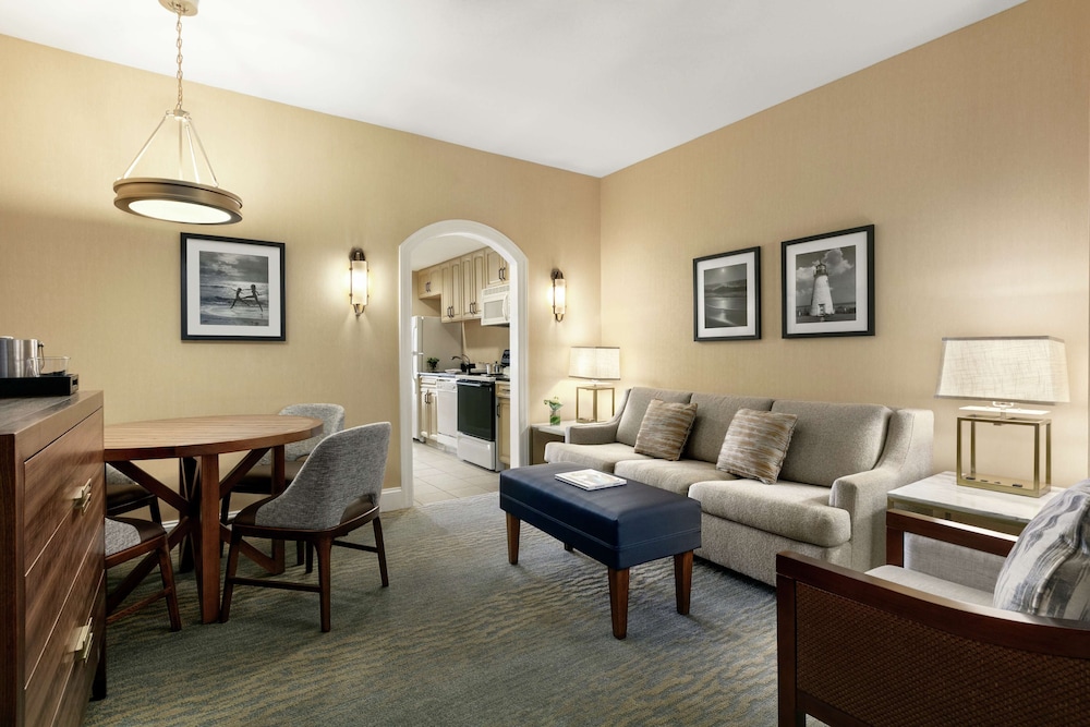 Hilton Suites Ocean City Oceanfront 32/63