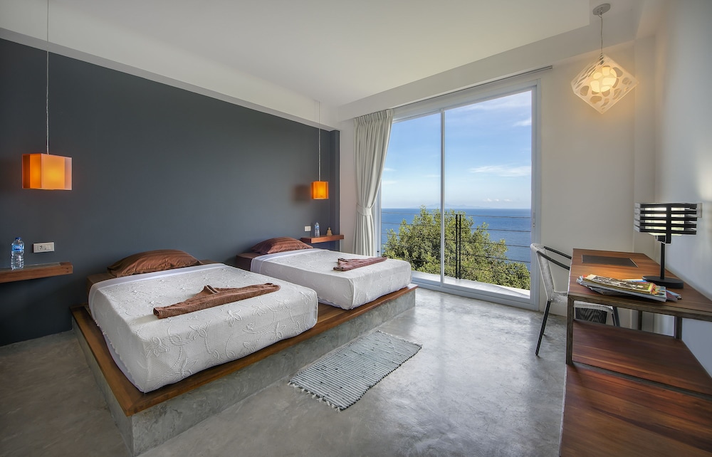 Philip's Villa 6/39