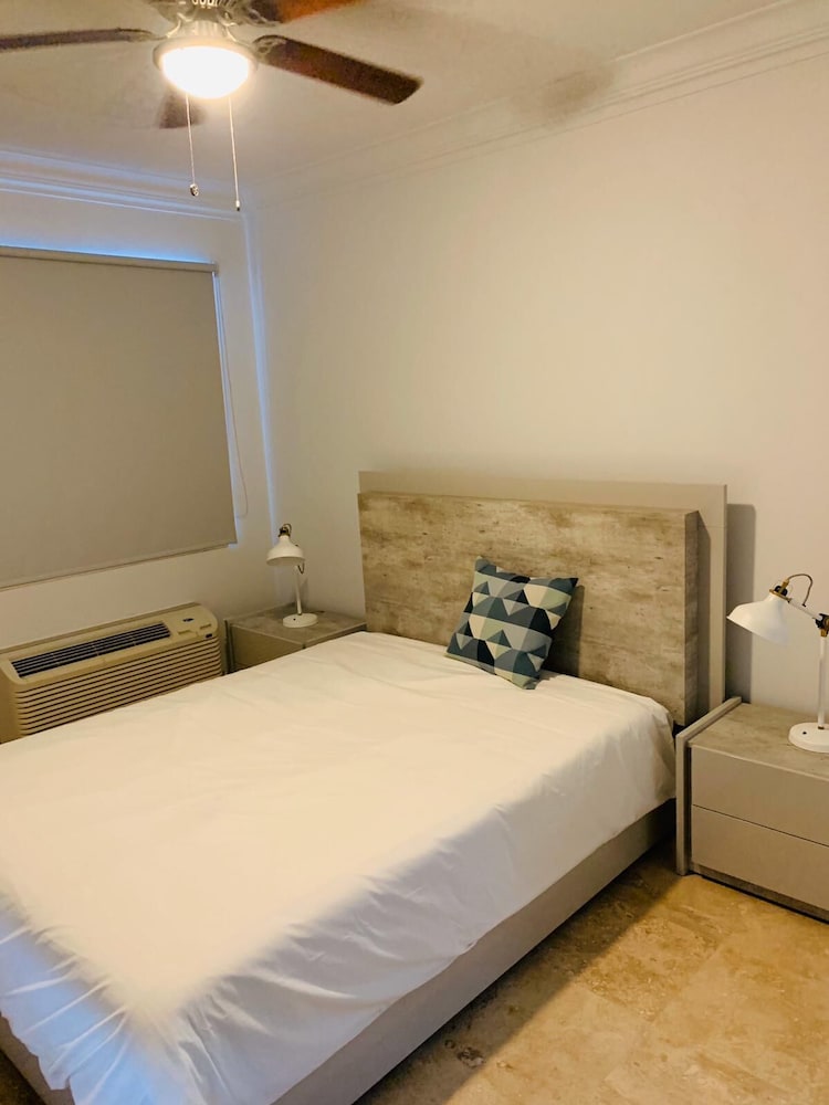 The Tryst Beachfront Hotel 6/50