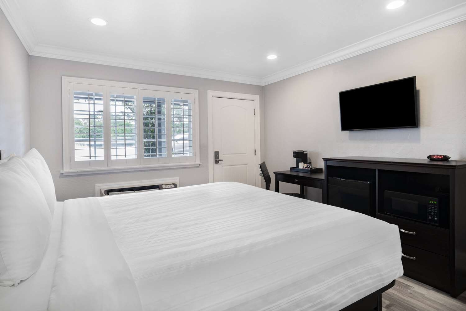 Super 8 By Wyndham Monterey/Carmel 9/48