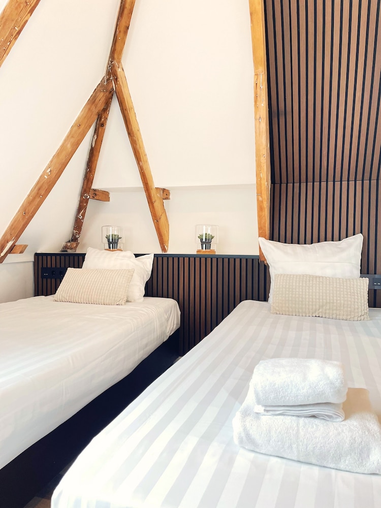 STANDARD, TWIN BEDS