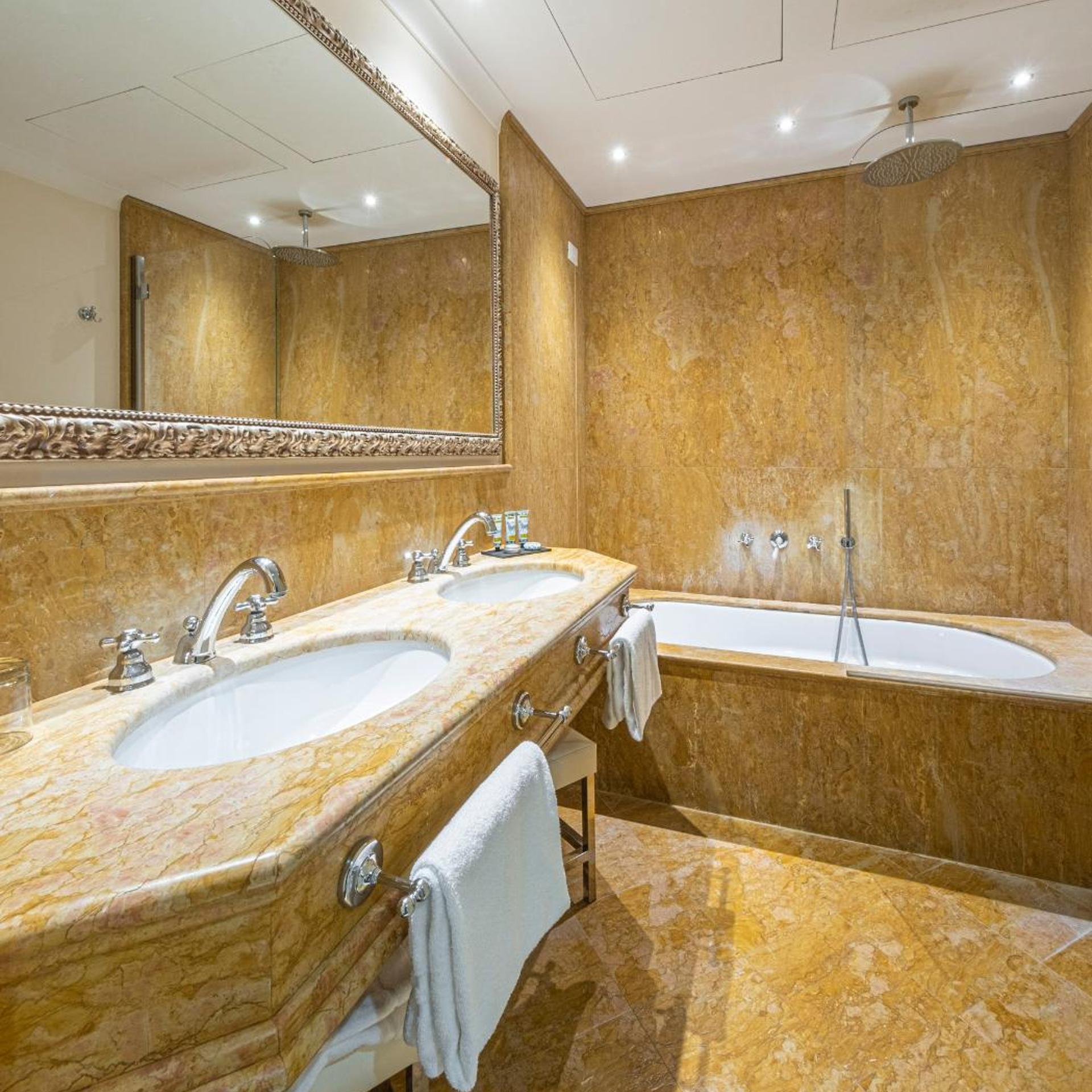 جناح، Hotel Villa Barbarich 5/6