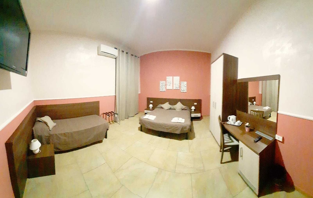 Hotel Leone 35/46