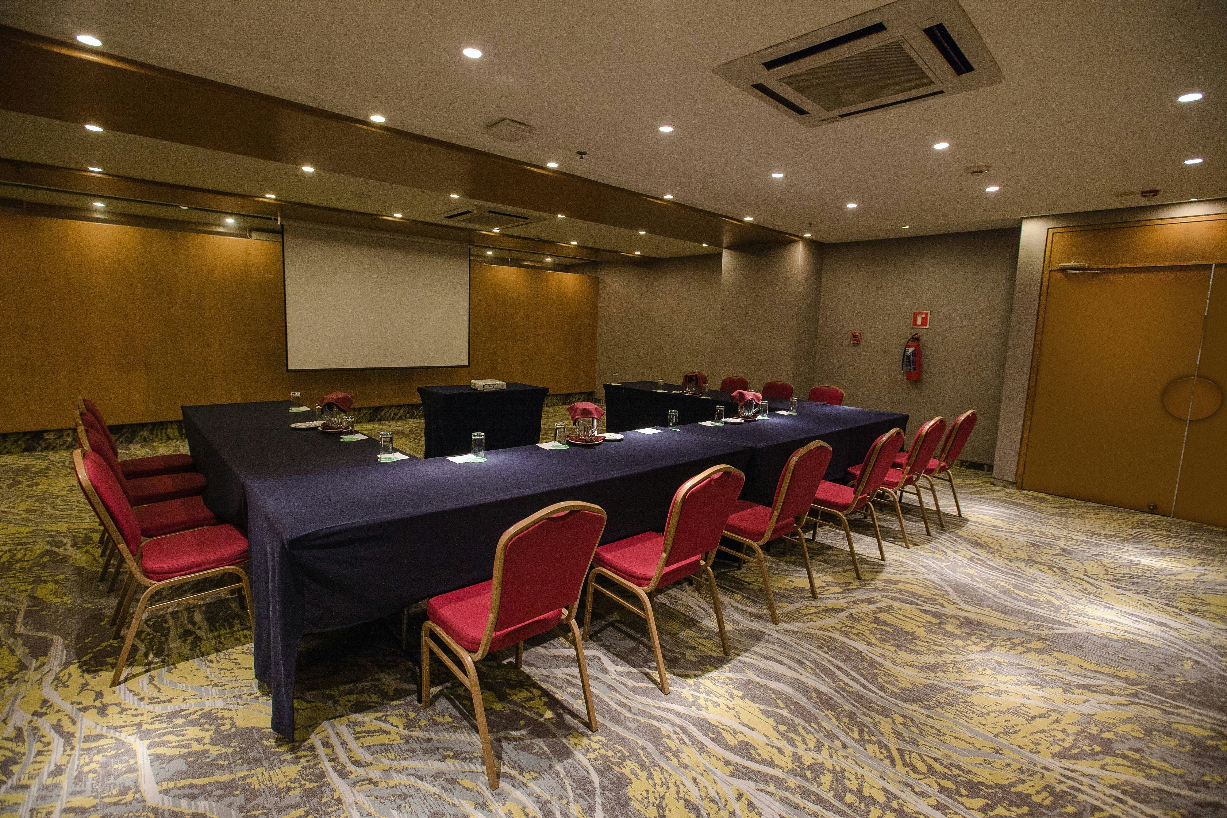Courtyard By Marriott Mexico City Revolucion Ex Radisson Flamingos 24/31