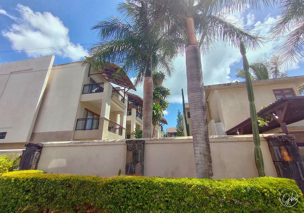 Grand Bay Suites 58/65