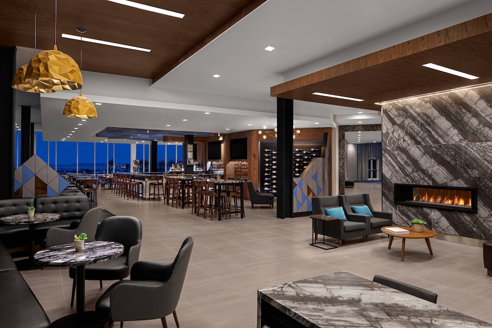 Delta Hotels By Marriott Thunder Bay 23/51