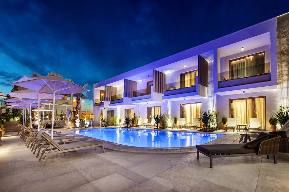 Pefki Deluxe Residences 3/50