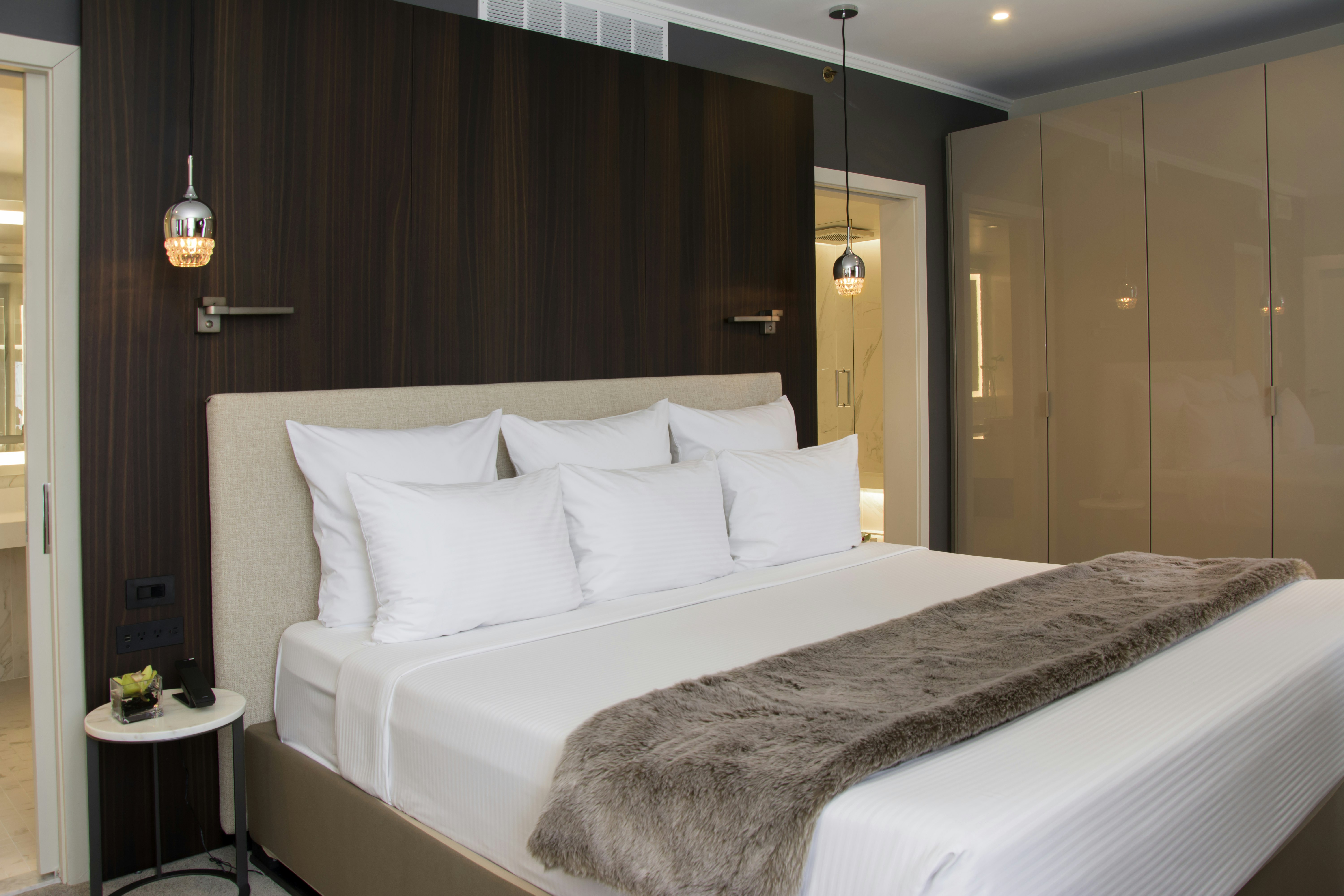 جناح رئاسي بسرير كينج، The Benson Portland, Curio Collection by Hilton 2/7