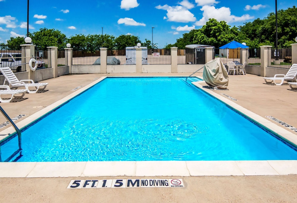 Motel6 Cleburne, TX 38/42