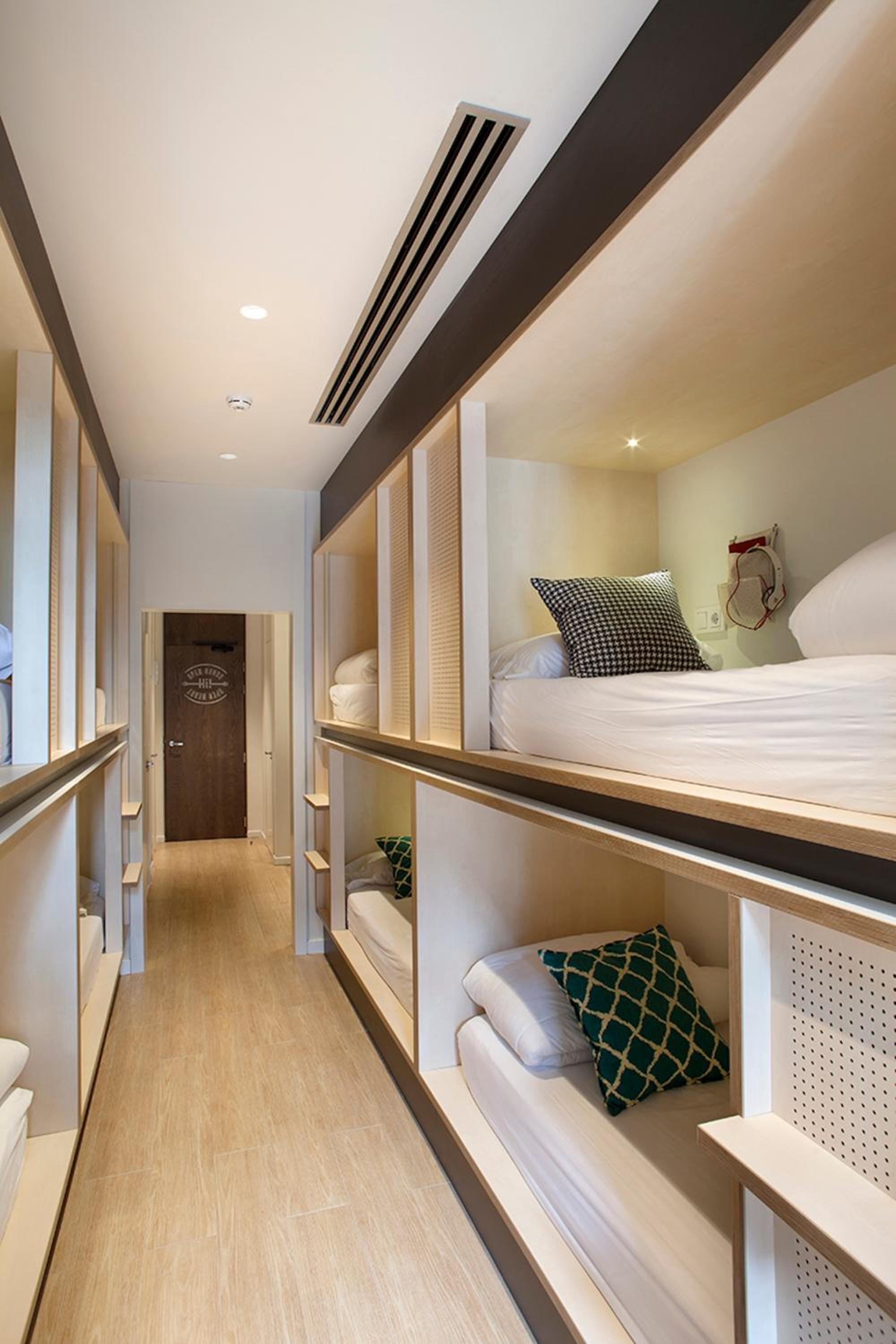 Female Dorm, Female Only, 6 Beds