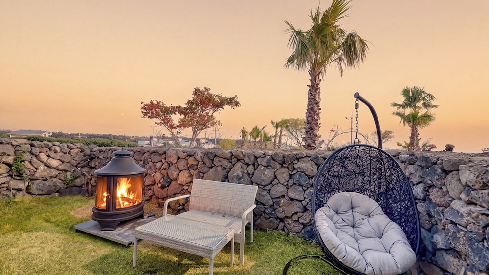 Seogwipo Dawa Pool Villa Pension 47/50