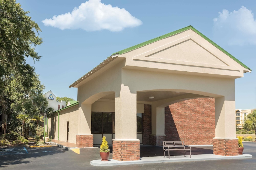 Days Inn by Wyndham Mt Pleasant-Charleston-Patriots Point 3/26