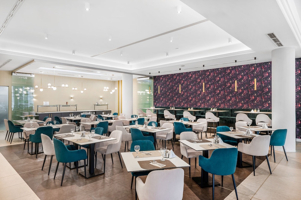 Corso Hotel Pecs 21/29