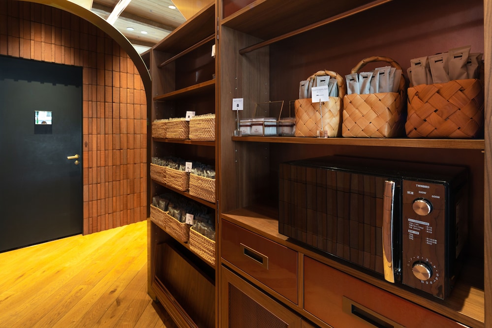The Knot Sapporo 44/73
